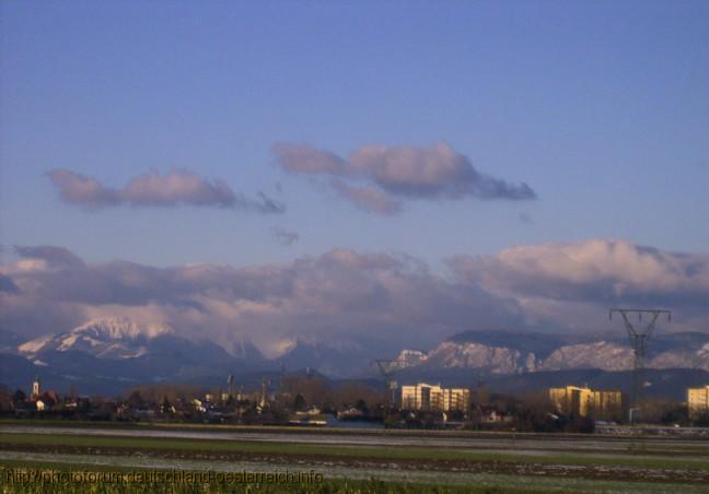 WIENER NEUSTADT > Blick zum Schneeberg u. Hohe Wand