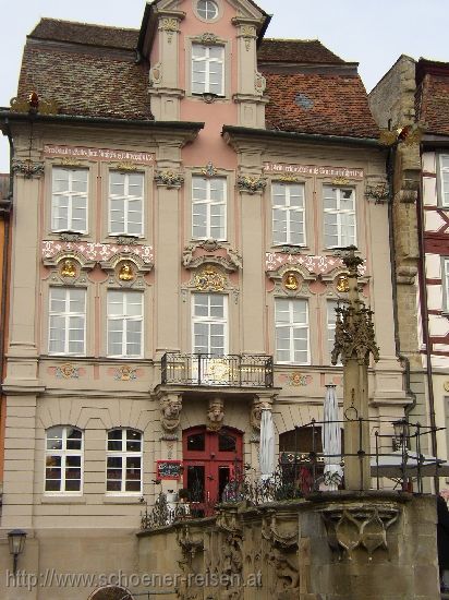 SCHWÄBISCH HALL > Marktplatz >Pranger mit Halseisen