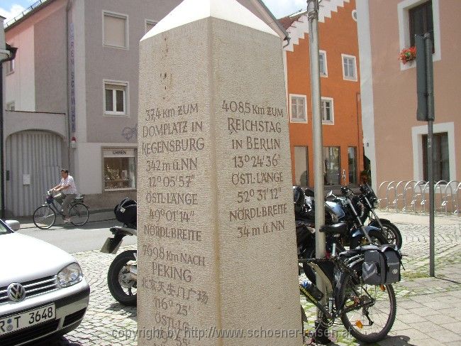 Altmühltal > Dietfurt > Meilenstein vor dem Rathaus