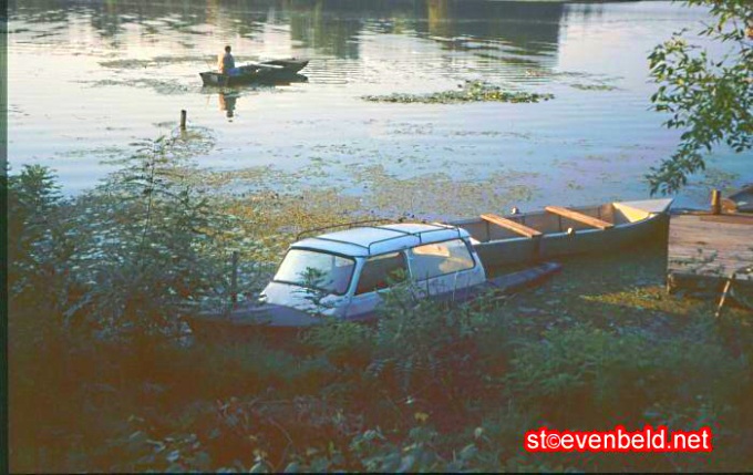 Boot mit Trabbi-Dach in Tiszafüred