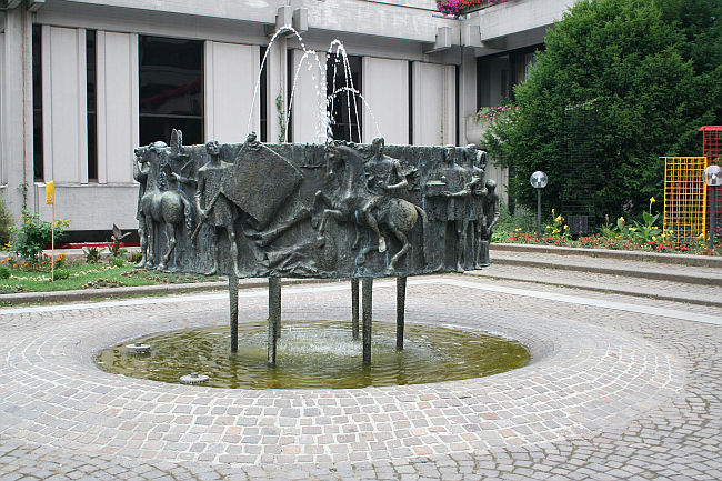 AALEN > Reichsstädter Brunnen vor dem Rathaus