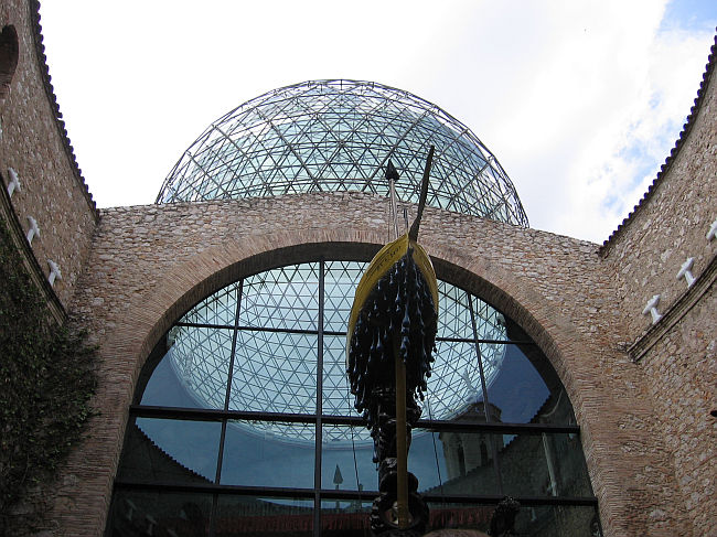 FIGUERES > Dali-Museum