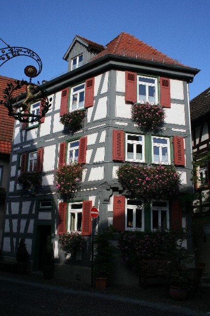 BESIGHEIM > Kirchstraße > Hotel Hirsch