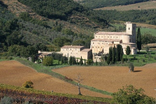 ABBAZIA DI SANT ANTIMO > Kloster