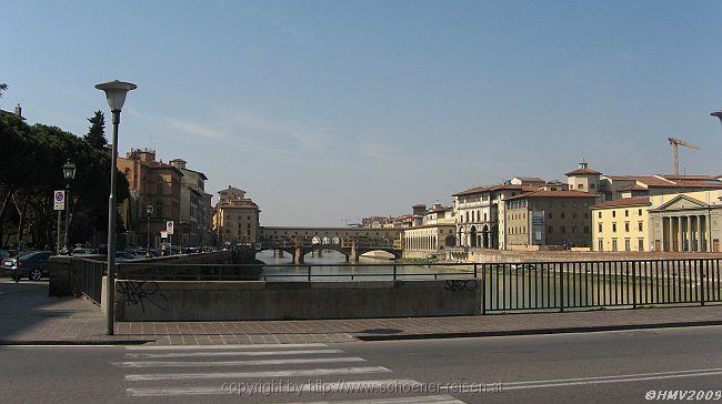 FIRENZE > Arno > Ponte alle Grazie > Blick Ponte Vecchia