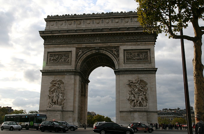 Paris Avenue des Champs Elysees 6