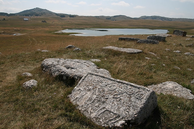 06  Riblje Jezero Stecci 035  680