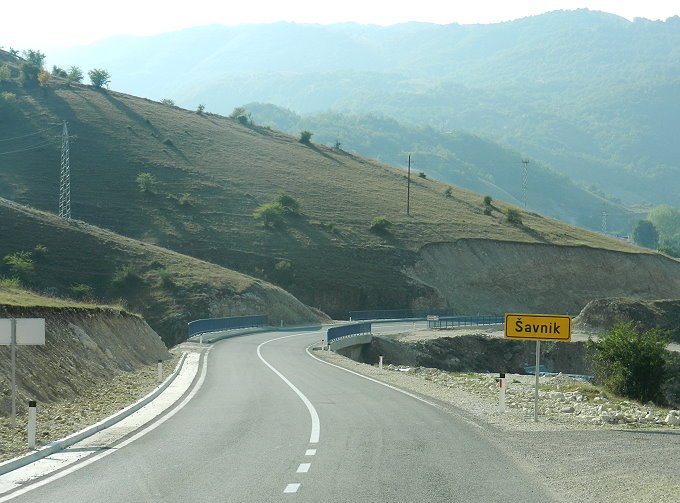 neue Straße nach Savnik 6
