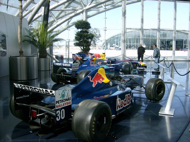 > Flughafen > Red Bull Hangar 7 4