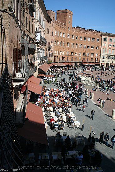 SIENA > Il Campo > Cafeausblick