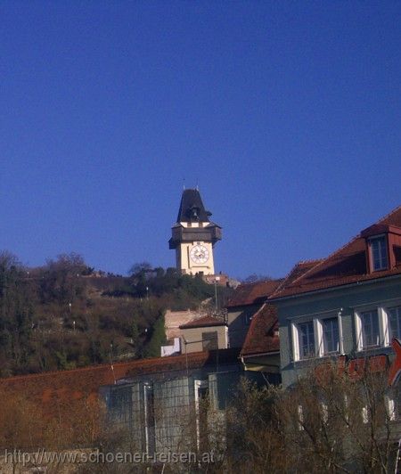 GRAZ > Uhrturm - Blick vom Schlossplatz zum Uhrturm