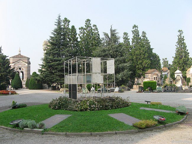 MILANO > Cimitero Monumentale (Friedhof) > Monumento ai caduti nei Campi di sterminio Nazisti