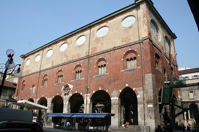 MILANO > Piazza dei Mercanti > Loggia