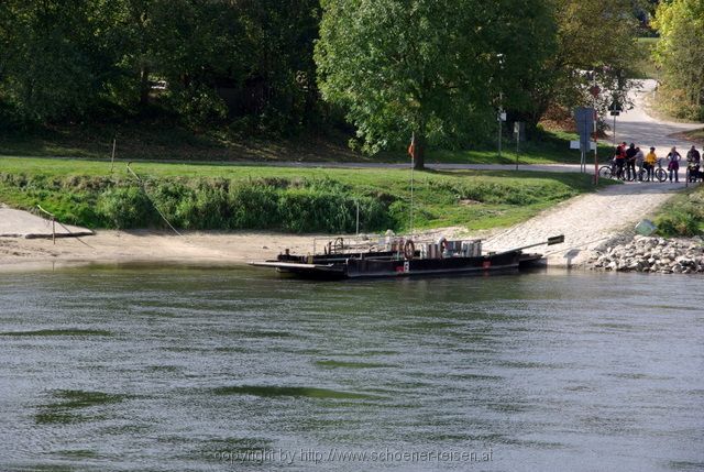 Seilfähre über die Donau