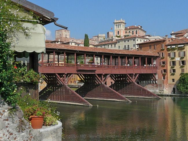 BASSANO DEL GRAPPA > Holzbrücke Ponte di Alpina