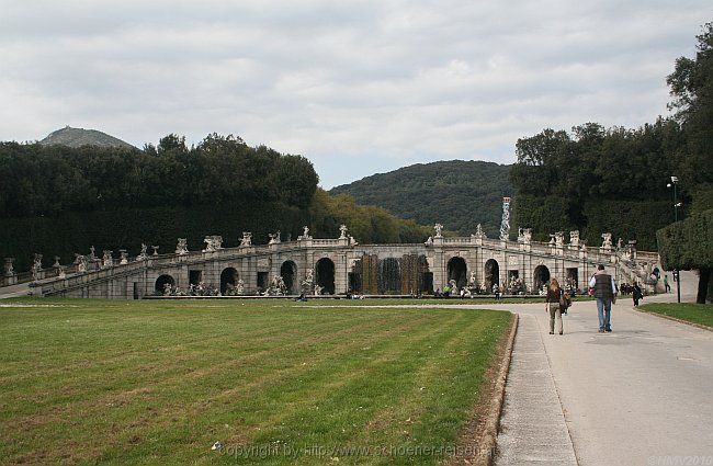 KÖNIGSSCHLOSS CASERTA > Giardino > Fontana di Eolo