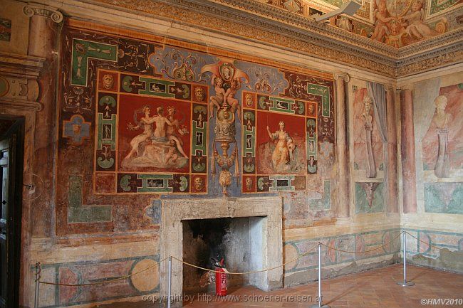 TIVOLI > Villa d'Este > Palast > 25 - Saal des Edelmuts