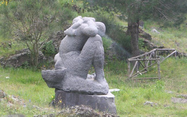 NATIONALPARK VESUV > Bergstraße > Skulptur