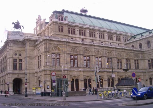 WIEN > Wiener Rathaus > Adventmarkt