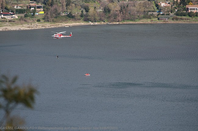 LAGO ALBANO > Ausblick von Castel Gandolfo > Rettungsübung