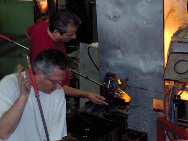 Riedlhütte, Glasbläser bei der Arbeit