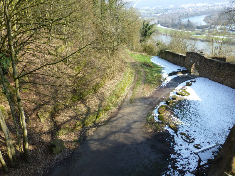 D:Bayern>Henneburg>Halsgraben von der Vorburg