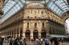 MILANO > Galleria Vittorio Emanuele II > Asien und Louis Vuitton