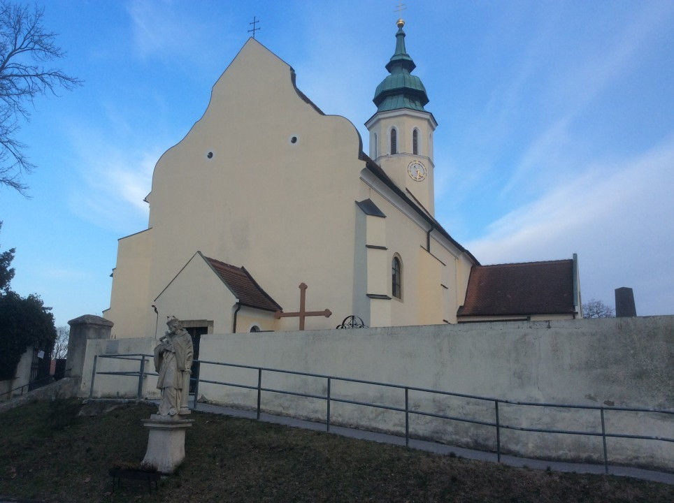 Gerasdorf bei Wien < Nepomuk