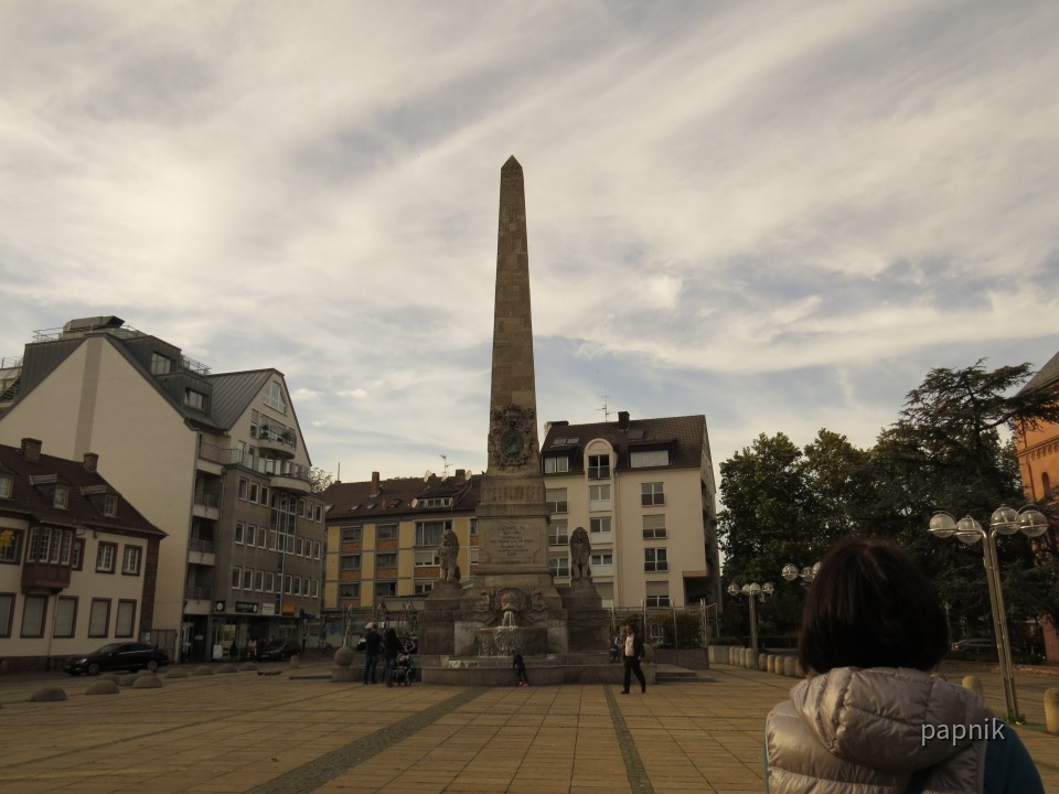 Ludwigsplatz mit Ludwigsdenkmal