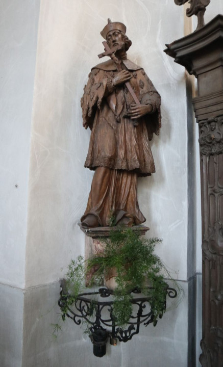 Amorbach, St. Gangolf, Nepomuk1