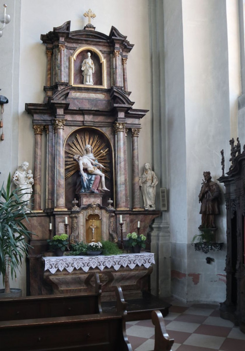 Amorbach, St. Gangolf, rechter Seitenaltar