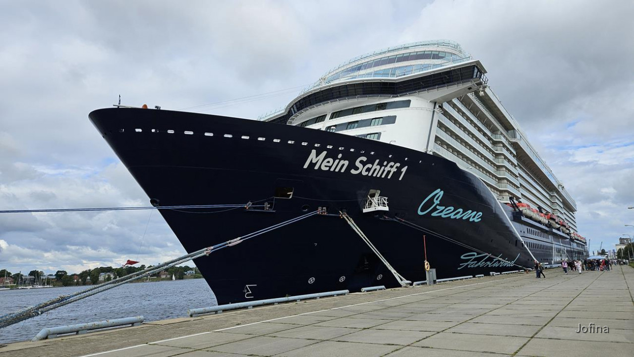 A01 Schiff