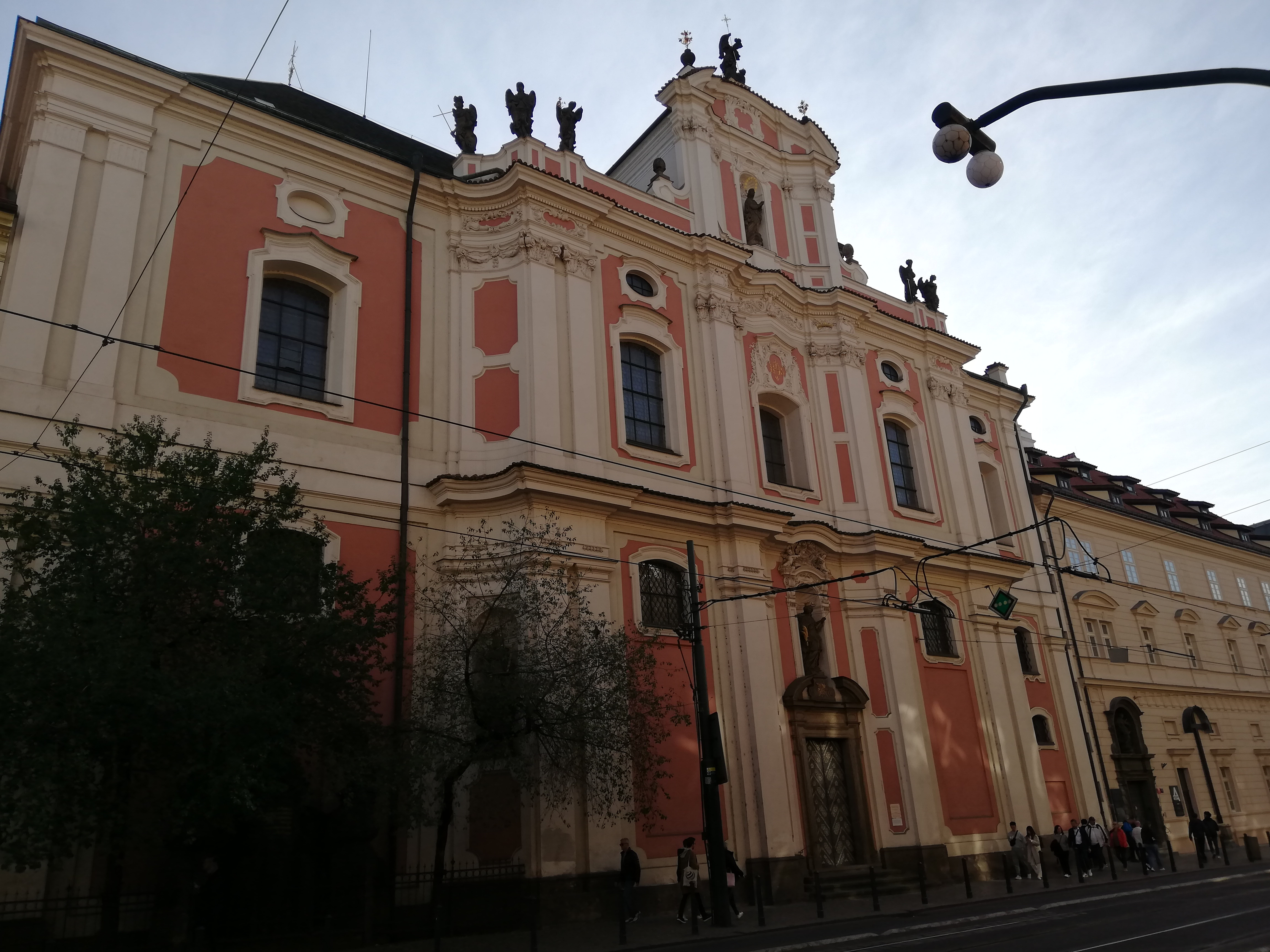 Prag Neustadt Ursulinenkirche < Nepomuk