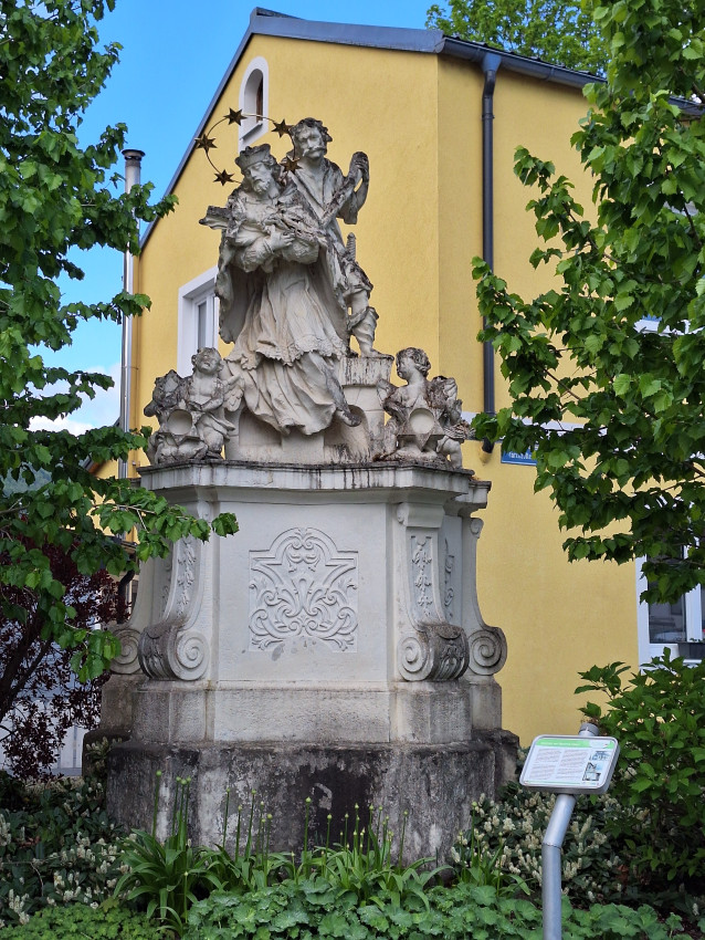 Kirchberg an der Pielach < Nepomuk